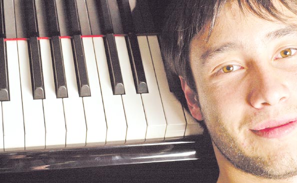 Luciano Pereyra y su piano
