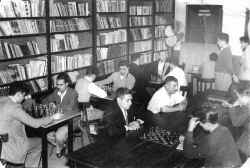 076.jpg (43500 bytes)