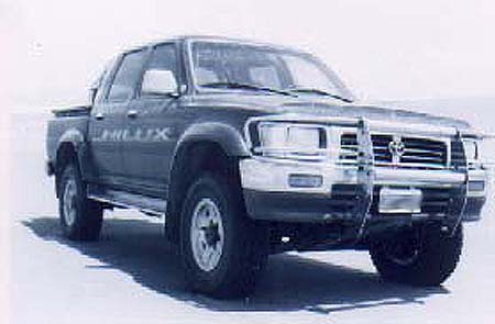 Hilux_claromeco_medano_2.JPG (23723 bytes)