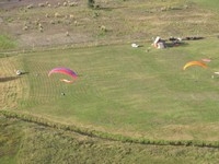 Sobrevolando el campo de vuelo