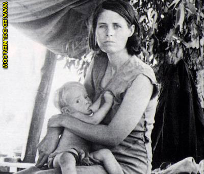 Mother with his son in California during the crisis (Madre con su hijo en California durante la crisis)