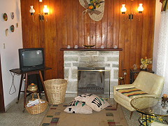 casa_living.JPG (22512 bytes)