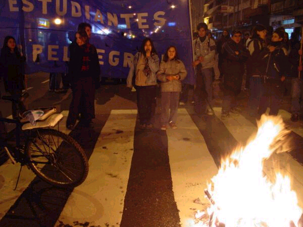 Repudio Represin 14/06/2002