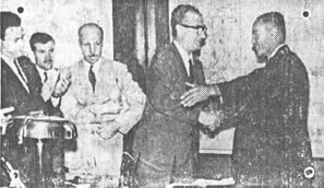 El intendente Costa saluda al concejal Rull