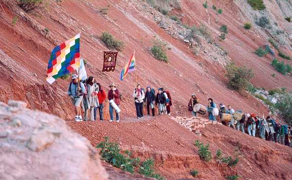 Saliendo desde Chilcahuada, iniciando el segundo tramo monta�a arriba hacia Punta Corral