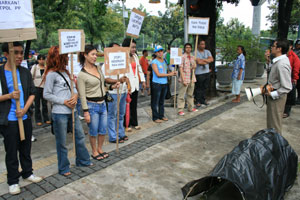 Demanding justice for Elly in front of the municipal hall.