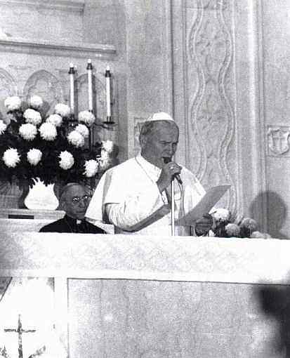 Pope John Paul II in Chicago, October 4, 1979. Photo by James Petrait