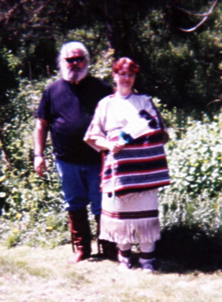 BILL AND ANITA.JPG (124298 bytes)