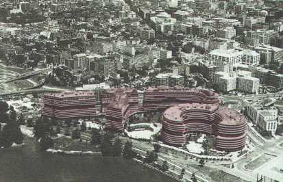 watergate1.jpg (24051 bytes)
