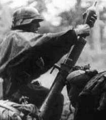 german soldier loading Gr.W.34 from the muzzle