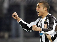 Trezeguet celebrates his goal
