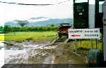 See-saw entrance and the way to the Panamanian Parking