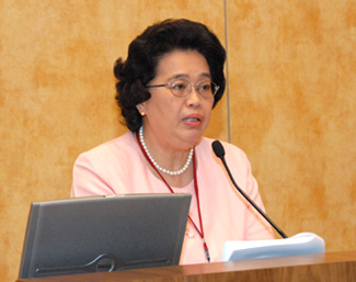 UP president Emerlinda Roman