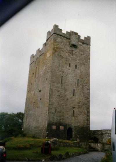altertmlicher Turm