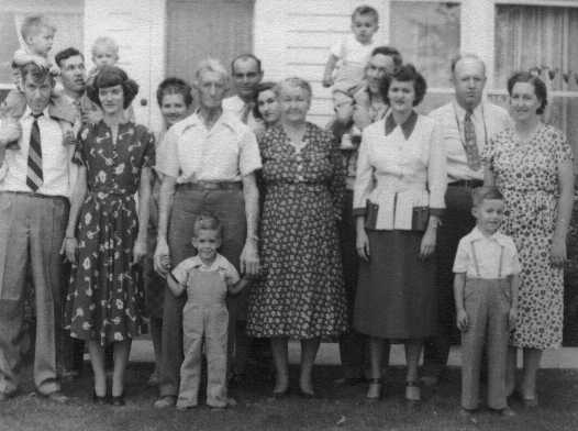 Mabel, Rueben, children, grandchildren
