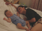 thumbs/TommyInBedWithMum.png