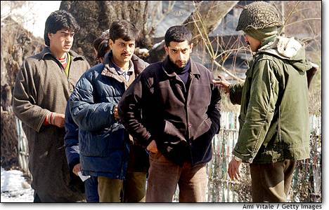 020305_kashmir_01.jpg (37815 bytes)
