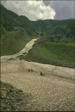 chandwar.jpg (19668 bytes)