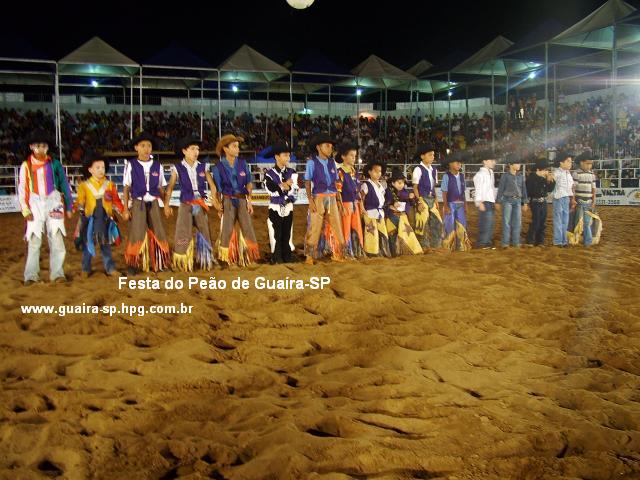Festa do Pe�o de Boiadeiro de Guaira crian�as