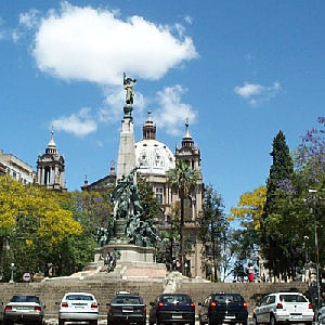 Praa da Matriz e viso da cpula da Catedral Metropolitana