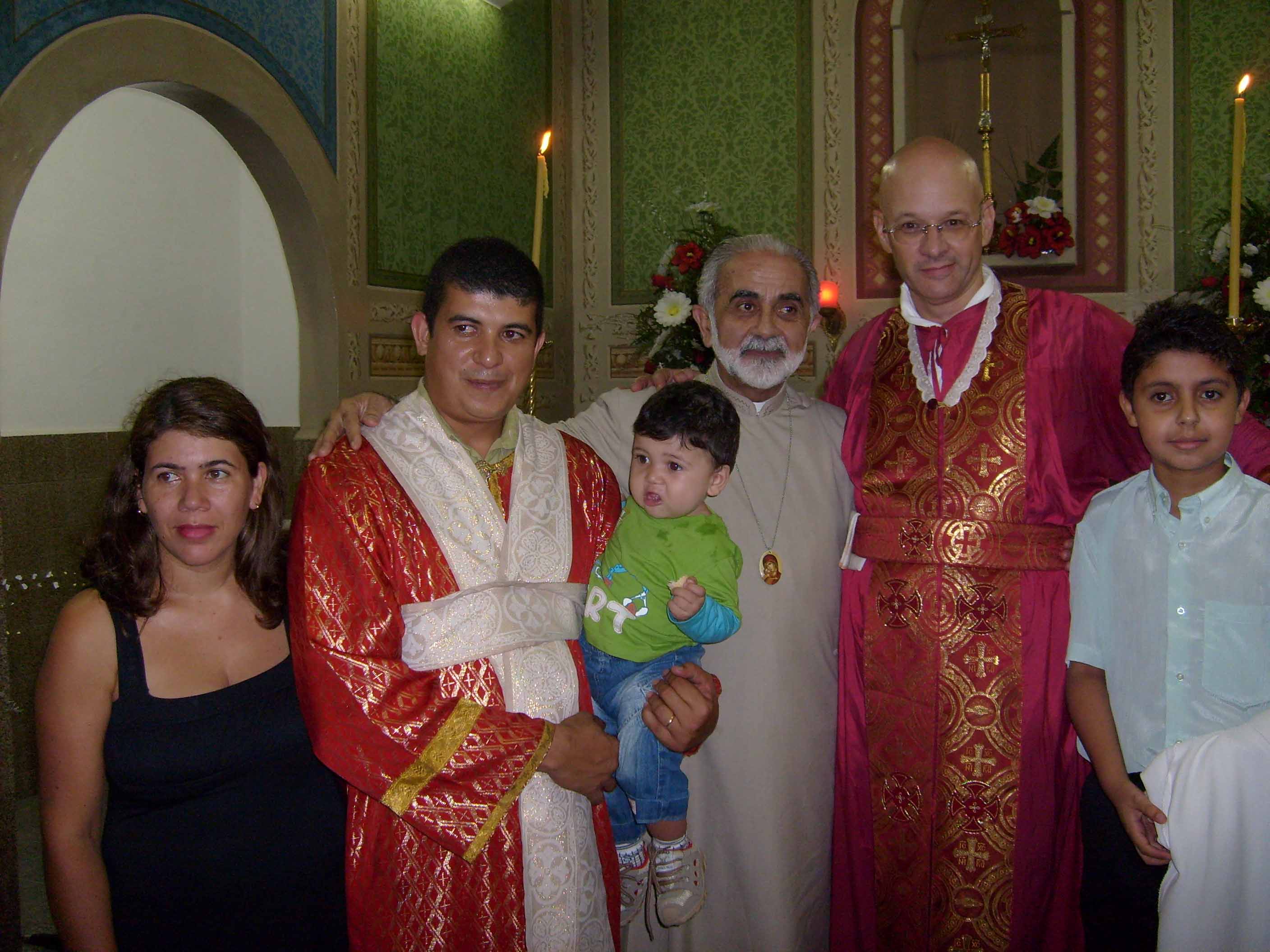 Dom Fares, Padre Dmitri e paroquianos