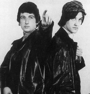 PETER:  ''Eh, Dave, isn't that the totally gorgeous Heather over there?''  DAVE:  ''Yeah, and she's joined by the 'ead to the equally gorgeous Emily!''  HURRAH!!!