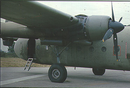 Engine and fuselage of 6424