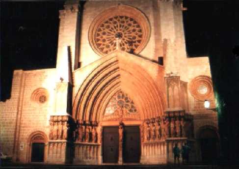 La cath�drale de Tarragone et le port de Cambrils
