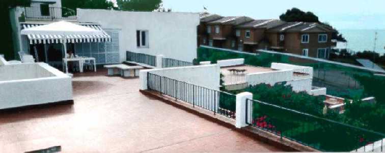 Vue d'ensemble de la terrasse (juillet 2001)