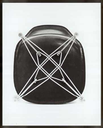 Charles and Ray Eames
Eiffel Tower base on plastic side chair
bottom perspective