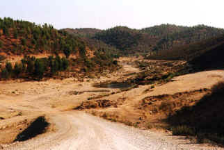 Vista del ro Chanzas cerca de Paymogo (Huelva).