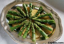 This site includes hundreds of recipes that are quick and easy to make.  It also has many Atkins, Weight Watcher, Low Fat or Vegetarian Meals!