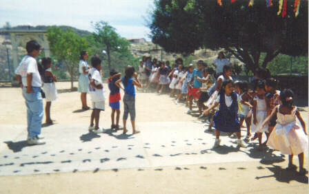 Nios Jugando
