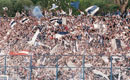 la hinchada:  locura y descontrol, siempre junto al LOBO   