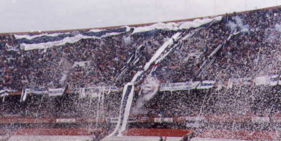 la hinchada, la 22, en el Monumental