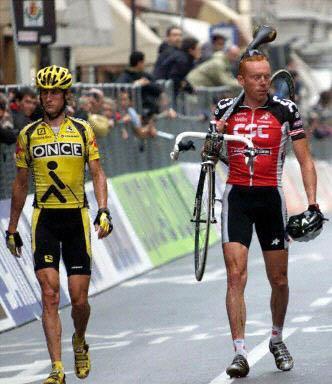 Nicolay Bo Larsen appiedato al termine della Milano-San Remo