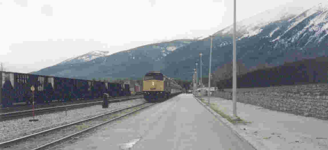 The SIlver & Blue pulls into Jasper