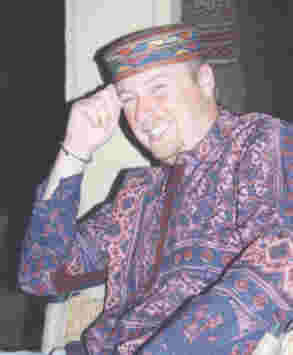 Hardy(T): A Picture of Sartorial Elegance