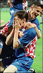 jarni celebrates