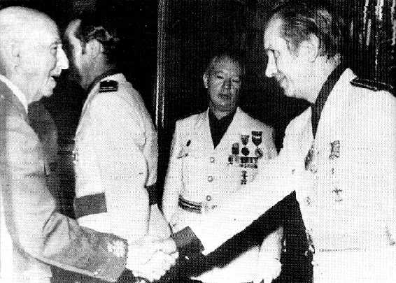 Samaranch greets Franco