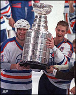 Gretzky and Messier with Stanley Cup