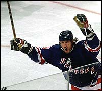 Gretzky w/ Rangers