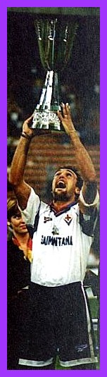 Batistuta alza la Supercoppa Italiana
