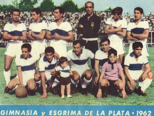 Cortesia del Sr.Marcos Santa Cruz - de pie junto al Tanque Alfredo Rojas