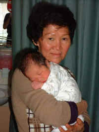 Ben and grandma.jpg (27287 bytes)