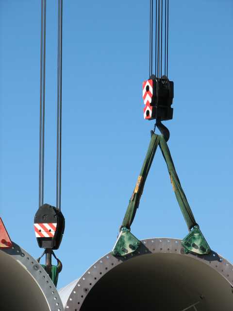 Lifting gear