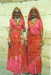 rajasthanwomen.jpg (40342 bytes)