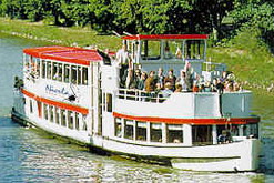 Fahrgastschiff Nicola