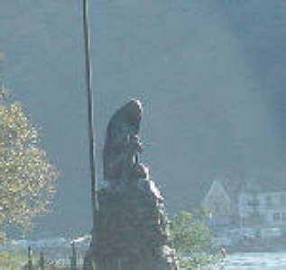 Die Loreley-Statue in Goarshausen