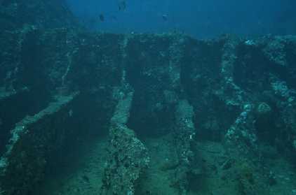 Schiffswrack unter Wasser